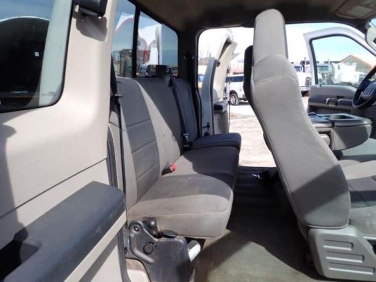 2010-ford-f350-xlt-image-22