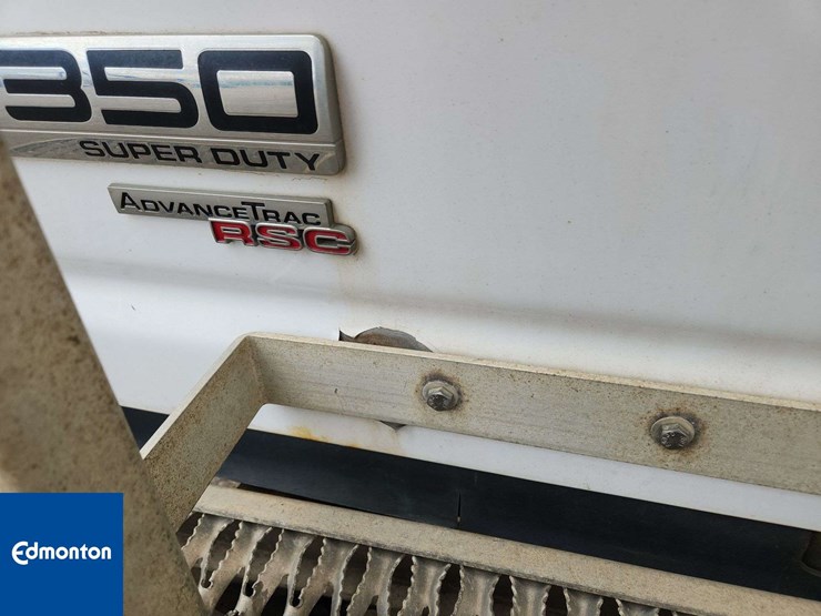 2014-ford-cargo-image-43