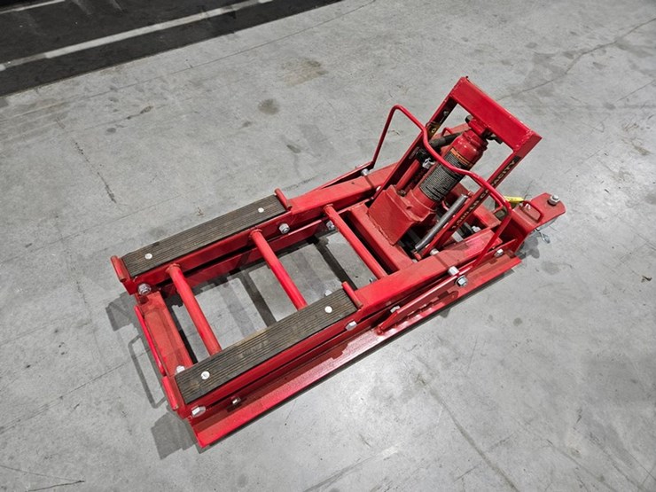 #6259-•-torin-big-red-jacks-1500lb-motorocycle-or-atv-jack-image-1