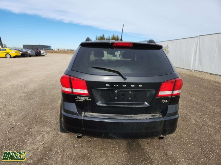 2011-dodge-journey-image-8