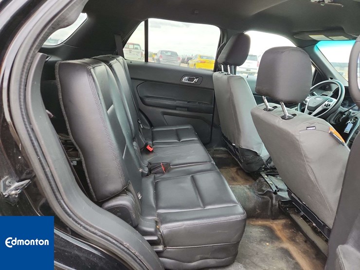 2015-ford-explorer-image-18