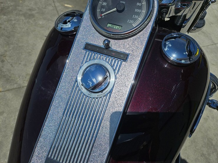 #6179-•-2006-harley-davidson-road-king-motorcycle-image-23