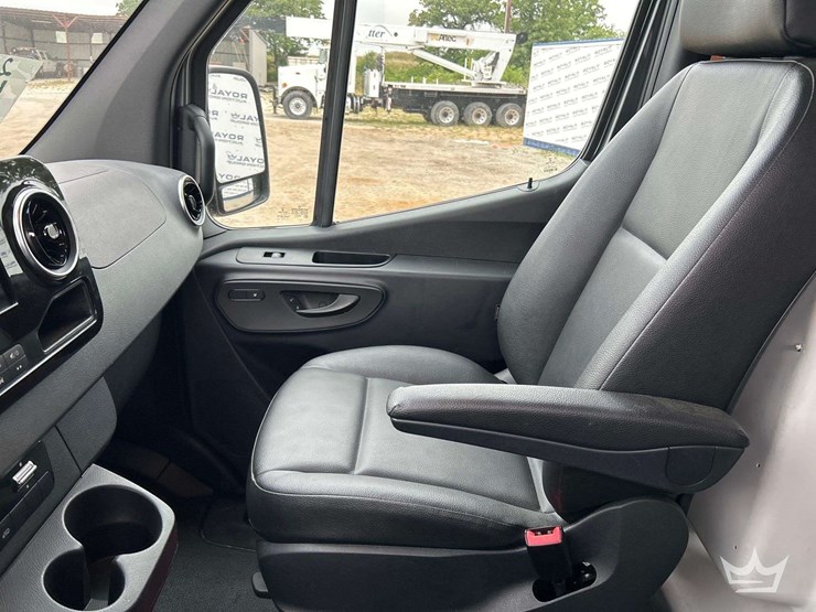 2021-mercedes-benz-sprinter-4500-image-20