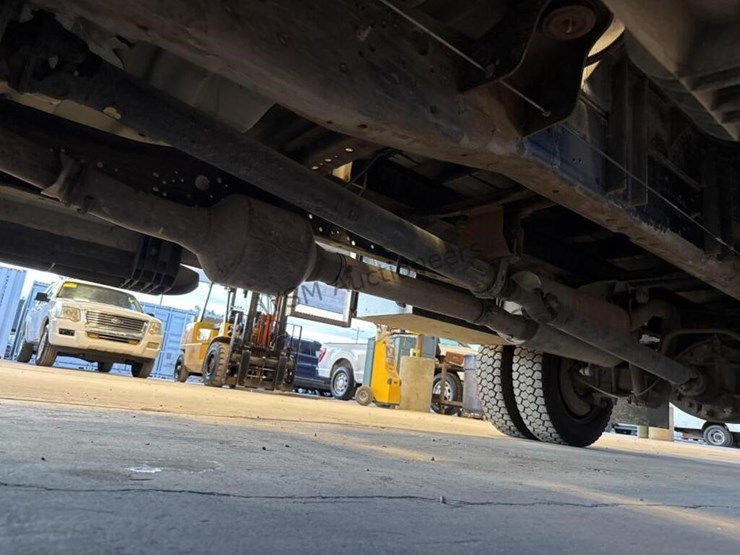 2005-ford-f550-image-27