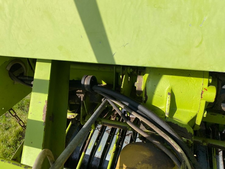 claas-rollant-66-image-10