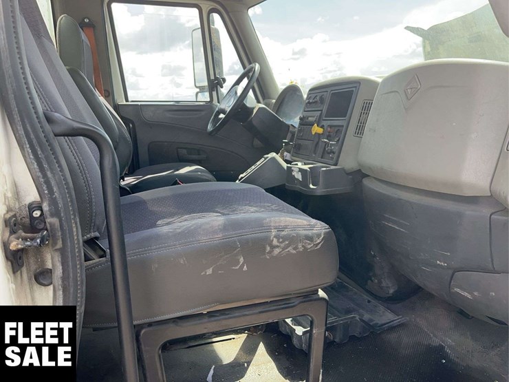 2012-international-durastar-4300-image-16