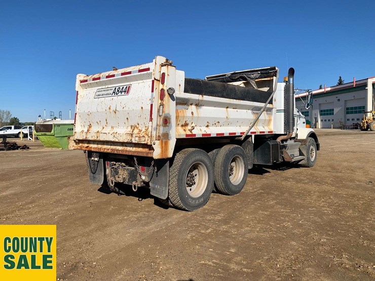 2011-kenworth-t800-image-11