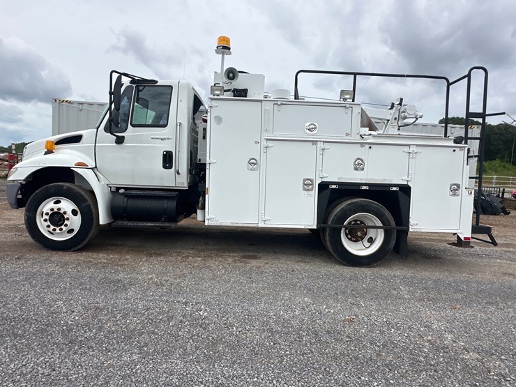 2010-international-durastar-4300-image-1