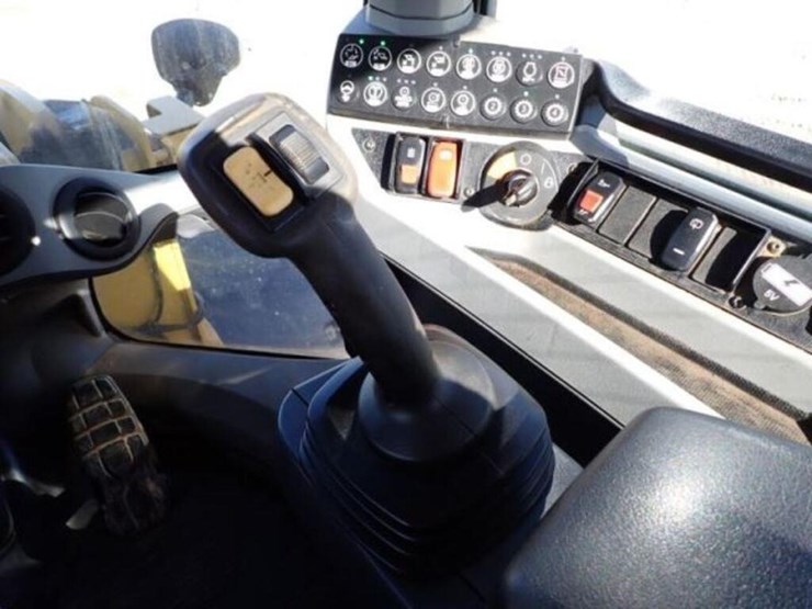 2018-caterpillar-924k-image-15