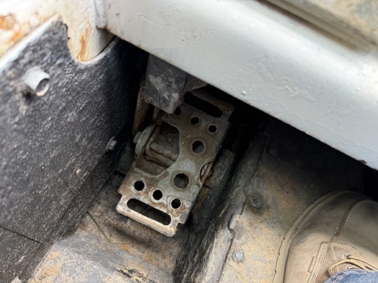 2011-bobcat-s185-image-28