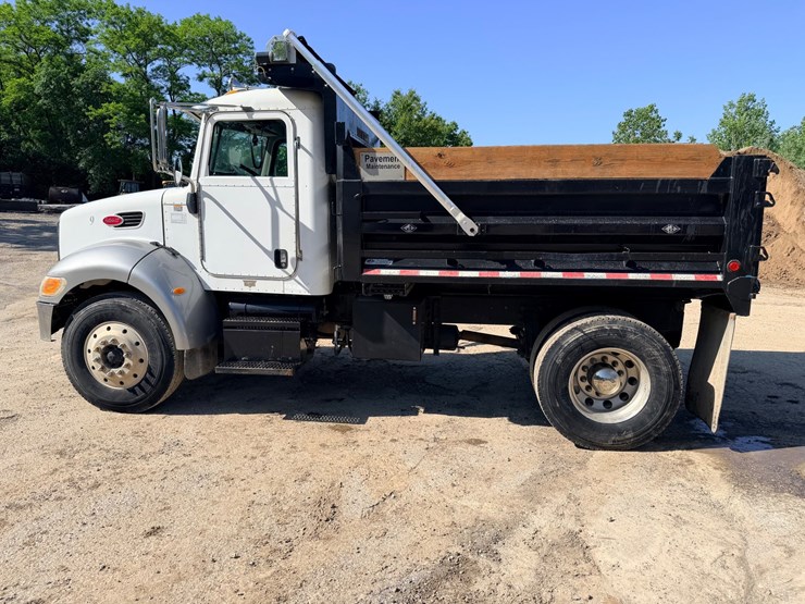 2006-peterbilt-335-image-4