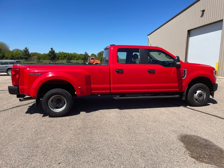 2020-ford-f350-xl-image-5