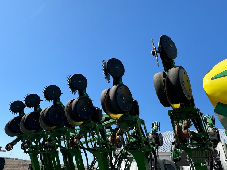 2013-john-deere-1790-ccs-image-19