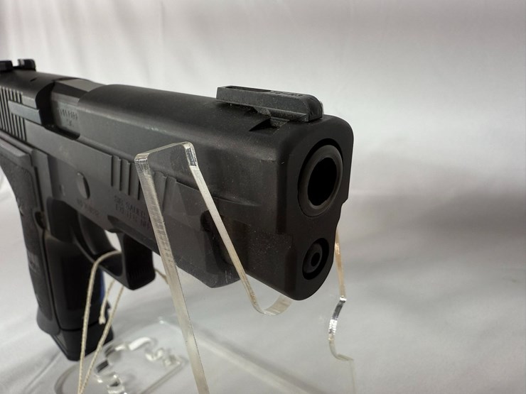 #17-•-sig-sauer-p226-9mm-pistol-uu768932-image-19