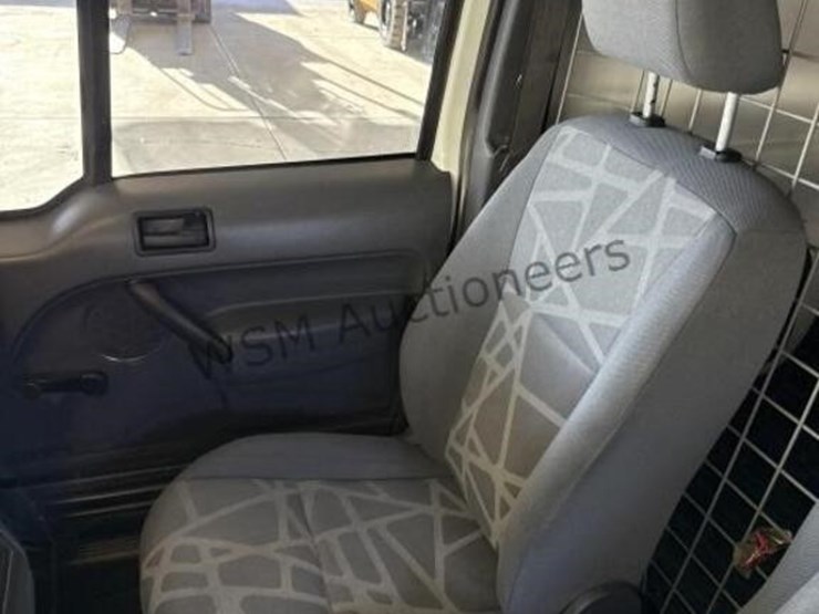 2011-ford-transit-connect-image-24