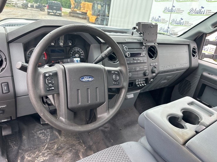 2016-ford-f550-image-14