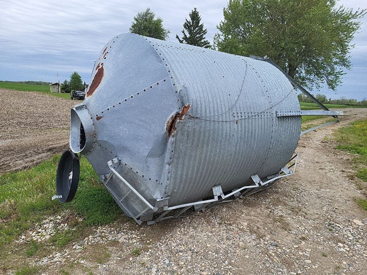 feed-bin-w/stand-image-3