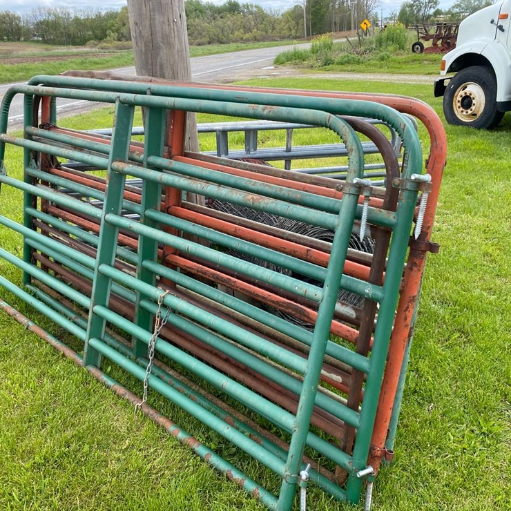 5 -8'  Pipe Hog and Sheep Gates- 2 are new