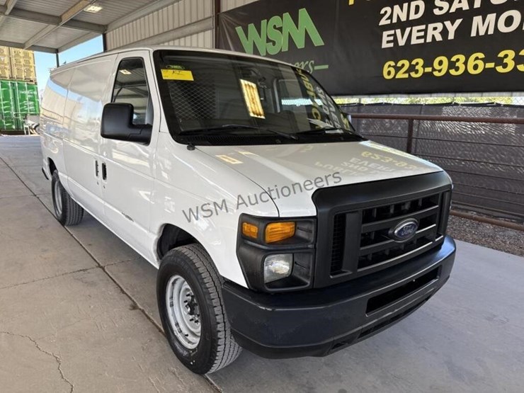 2009-ford-cargo-image-2