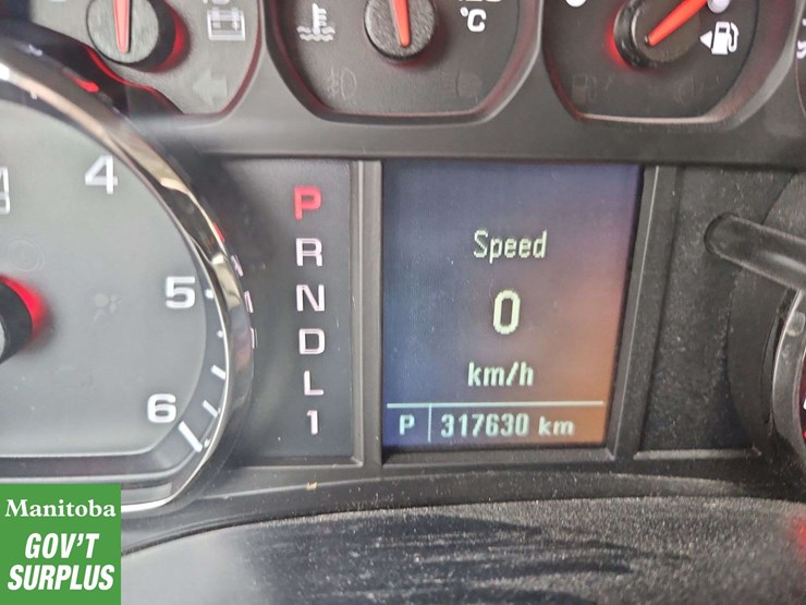 2017-chevrolet-silverado-3500hd-image-27