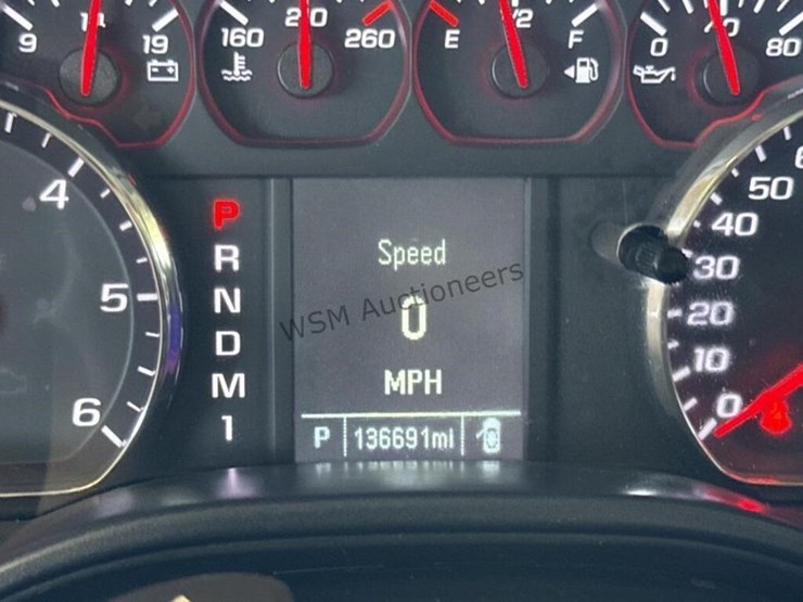 2015-chevrolet-silverado-2500hd-image-19