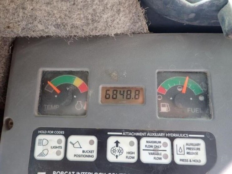 2006-bobcat-s150-image-10