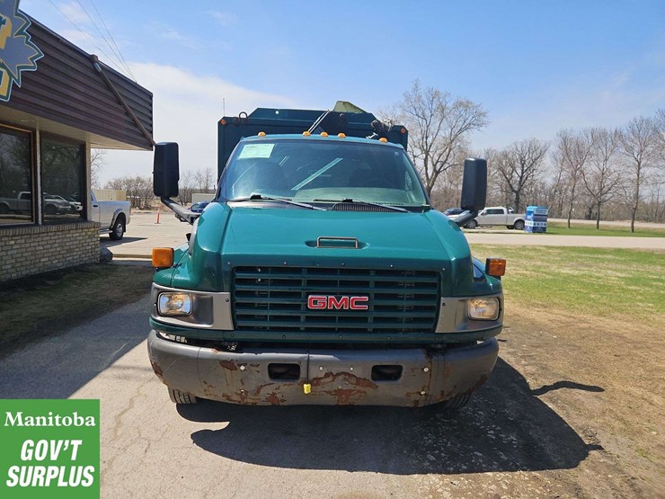 2005-gmc-topkick-c5500-image-3