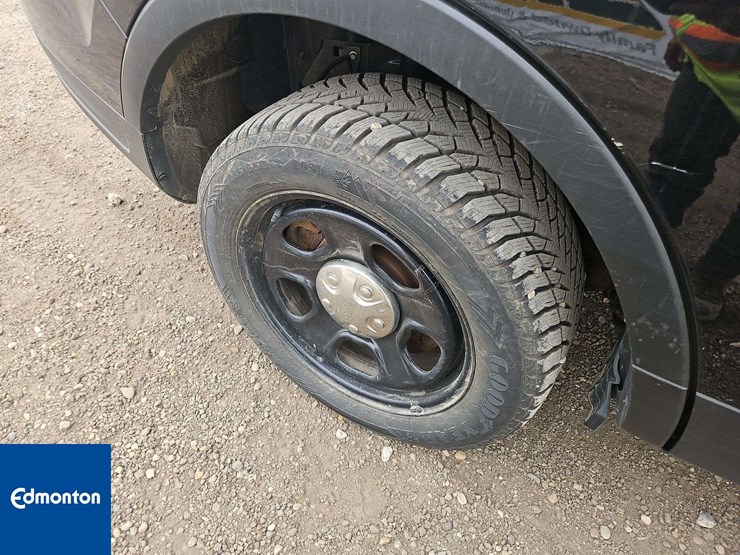 2019-ford-explorer-image-28