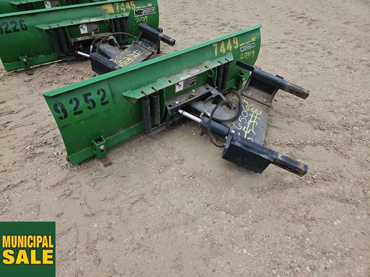 john-deere-60in-front-blade-image-3