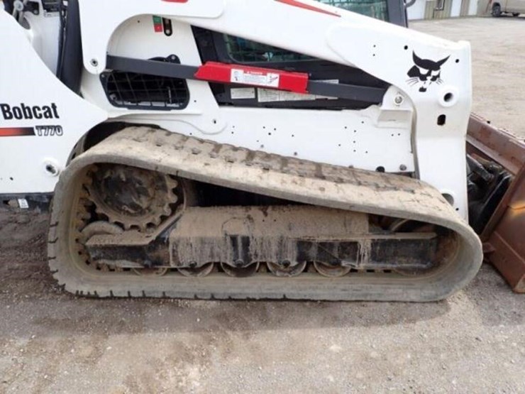 2021-bobcat-t770-image-40