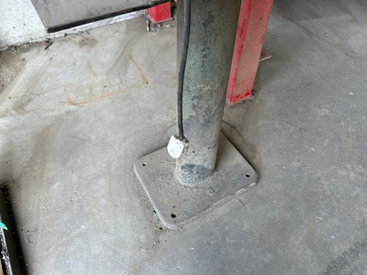 #5604-•-wissota-bench-grinder-w/-stand-image-4