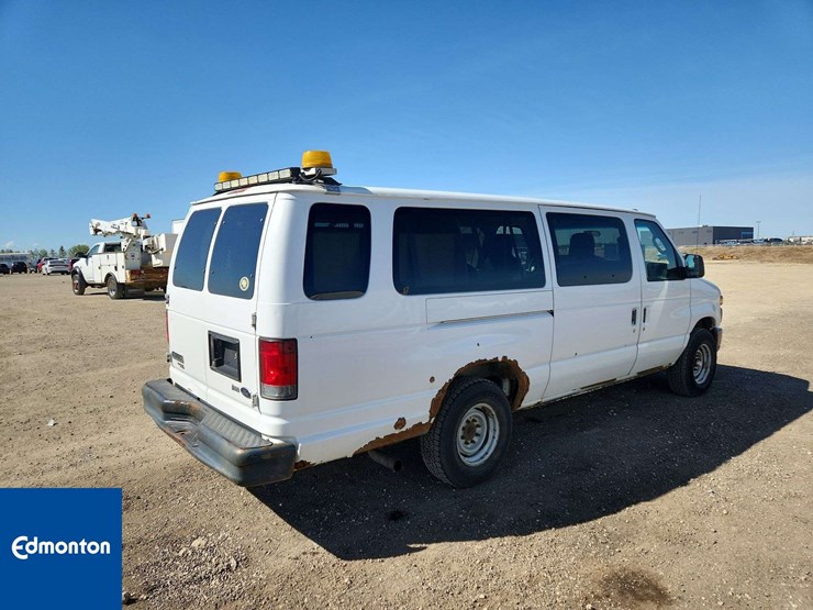 2011-ford-cargo-image-4
