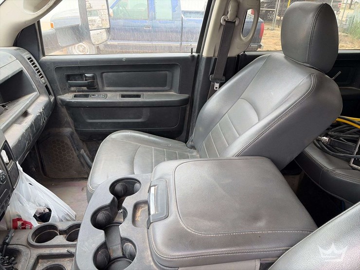 2018-dodge-3500-image-13