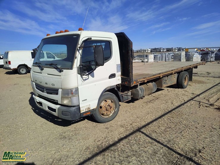 2015-mitsubishi-fuso-fe180-image-1