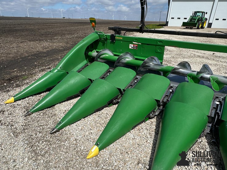 2020-john-deere-708c-image-9