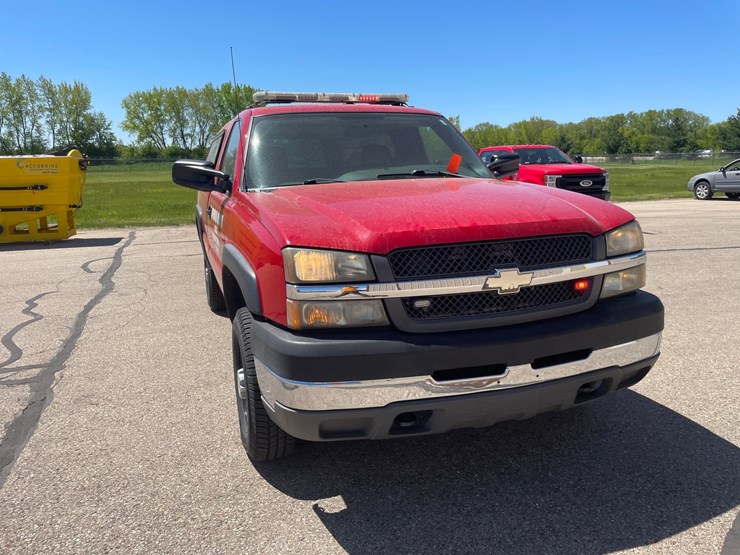 2004-chevrolet-2500-image-3