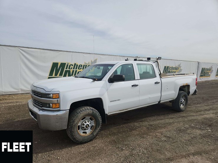 2017-chevrolet-silverado-2500hd-image-1