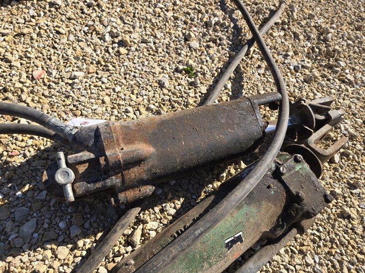 #717-•-(2)-hydraulic-cylinders-image-4