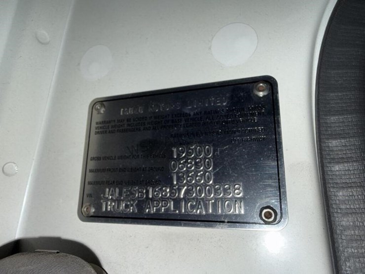 2005-isuzu-npr-image-18