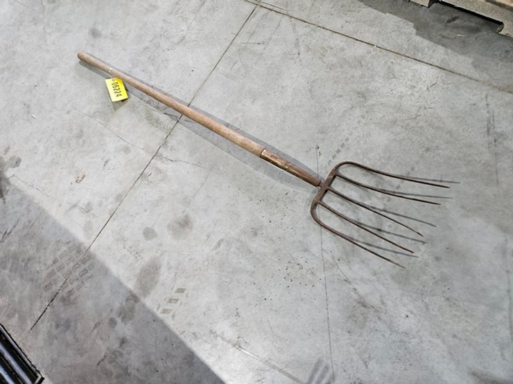 #6224-•-pitch-fork-image-3