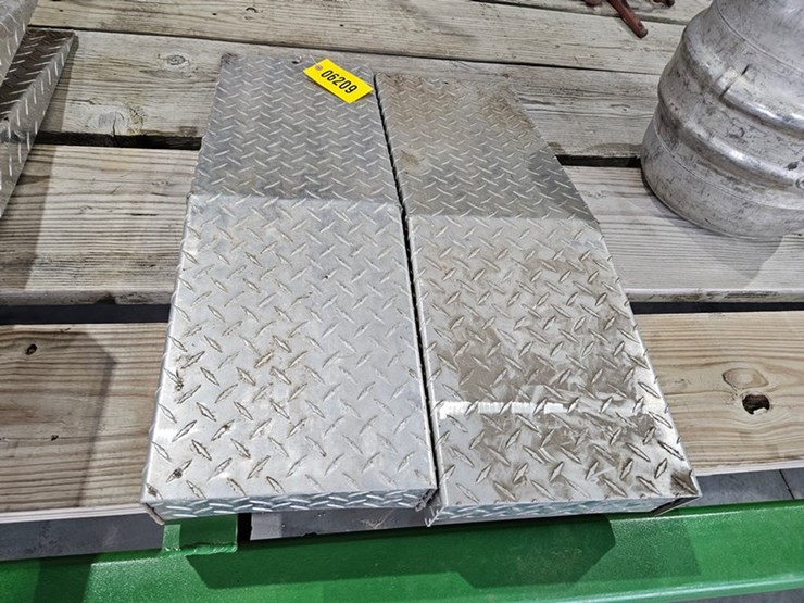 #6209-•-pair-of-diamond-plate-ramps-image-5