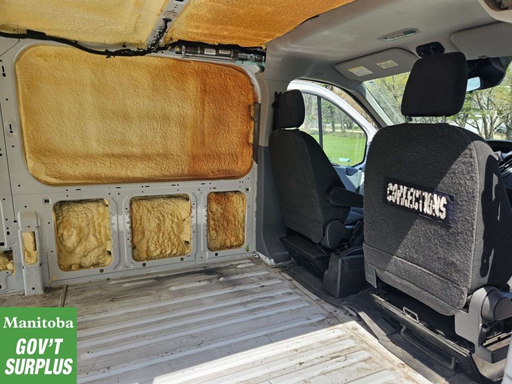 2017-ford-transit-image-30