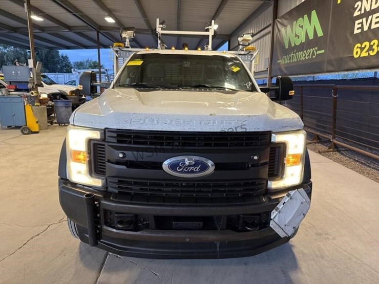 2017-ford-f550-image-3