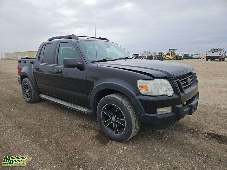 ford-explorer-sport-trac-image-2