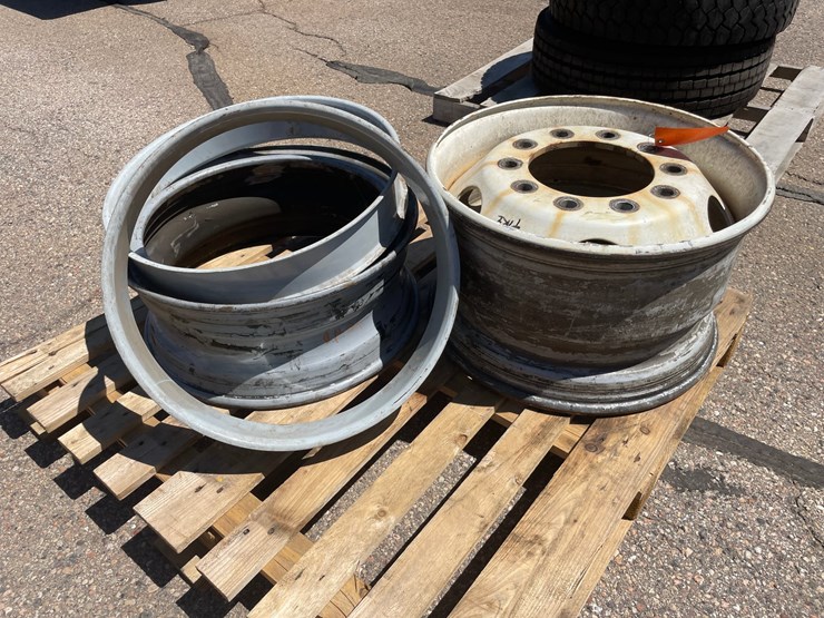 #8790-•-(2)-steel-rims-and-(2)-spacers-image-1