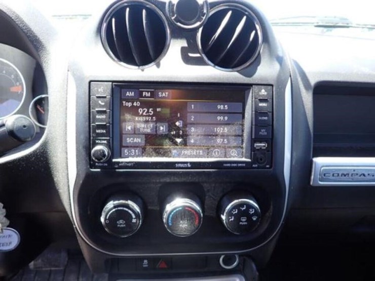 2016-jeep-compass-image-16
