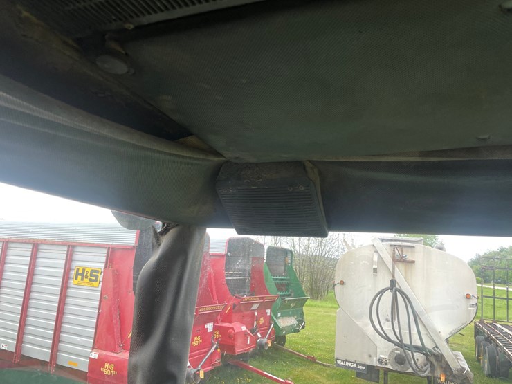 john-deere-8640-image-32