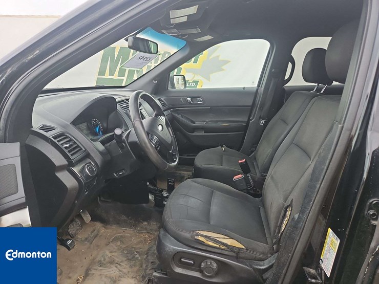 2018-ford-explorer-image-29