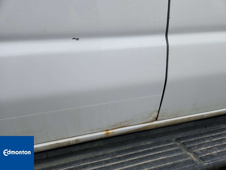 2010-ford-cargo-image-43