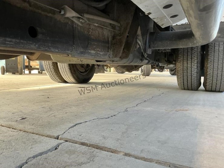 2015-chevrolet-silverado-3500hd-image-27